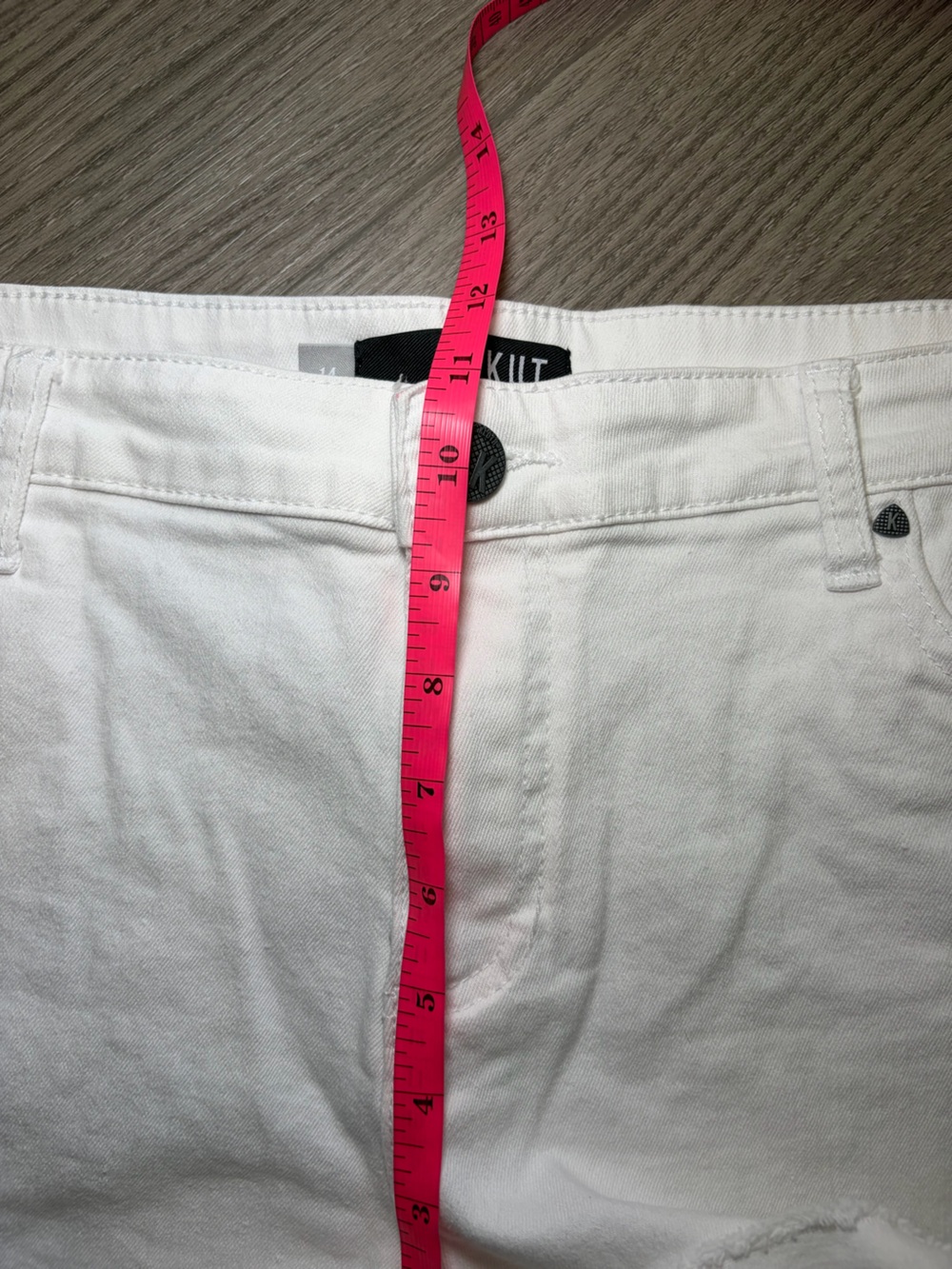 Kut from the Kloth Kity Denim Boyfriend Shorts White Denim Jean Shorts Sz 14 - Picture 7 of 16